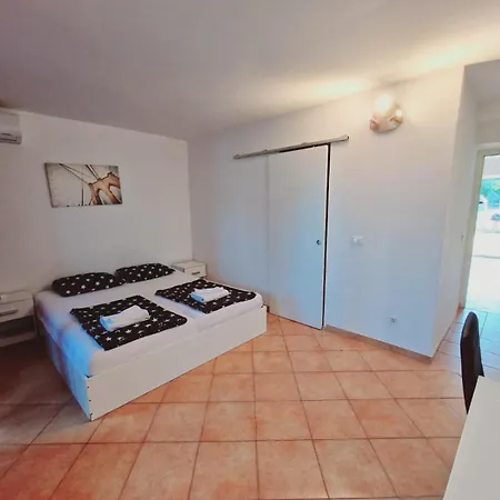 Damian Διαμέρισμα