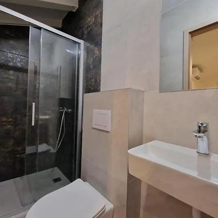 Damian Apartment